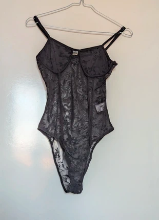 Top body Shein, marke: Shein, zustand: Sehr gut, größe: XS / 34 / 6, 2,50 €, 3,33 € inklusive Vinted-Käuferschutz