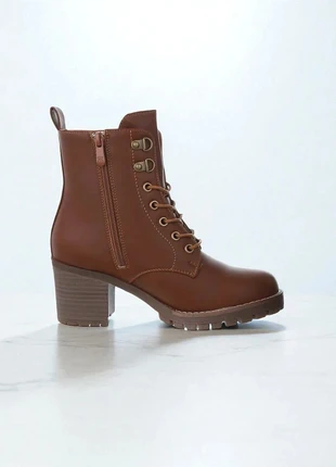 Paire de bottines à talons, taille 36, marca: boutique, estado: Muito bom, tamanho: 36, €50.00, €53.20 inclui Proteção do Comprador