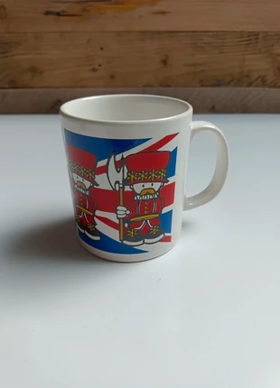 Tasse mug anglais soldat garde royale staffordshire, brand: Staffordshire, condition: Like new, €8.00, €9.10 includes Buyer Protection Pro