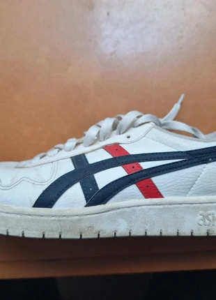 Baskest Asics en bon état. Taille 42.5, marque: Asics, état: Bon état, taille: 42,5, 10,00 €, 11,20 € Protection acheteurs incluse