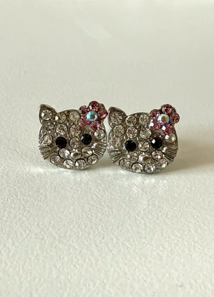 Orecchini Hello Kitty con strass, brand: Hello Kitty, condizioni: Ottime, €15.00, €16.45 include la Protezione acquisti