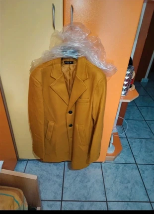 Cappotto uomo colore senape nuovo, merk: FA, staat: Nieuw zonder prijskaartje, maat: M, € 50,00, € 53,20 inclusief Kopersbescherming