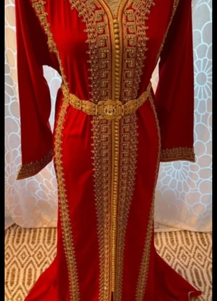 Caftan marocain perlé rouge – Taille XL – Charme royal & allure intemporelle, brand: Cérémonie, condizioni: Nuovo senza cartellino, taglia: XL / IT 46 / EU 42, €120.00, €126.70 include la Protezione acquisti Pro