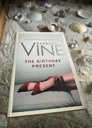 Barbara Vine - The Birthday Present - English, staat: Goed, € 2,50, € 3,33 inclusief Kopersbescherming Pro