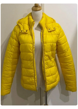 Doudoune Cache Cache ajustée manches longues à capuche hoodie jaune Taille S, marca: Cache Cache, estado: Bueno, tamaño: S / 36 / 8, 7,00 €, 8,05 € Protección al comprador incluida