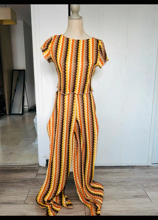 Ensemble tee shirt pantalon neuf avec étiquette taille 38/40, zustand: Neu, mit Etikett, größe: L / 40 / 12, 13,00 €, 14,35 € inklusive Vinted-Käuferschutz