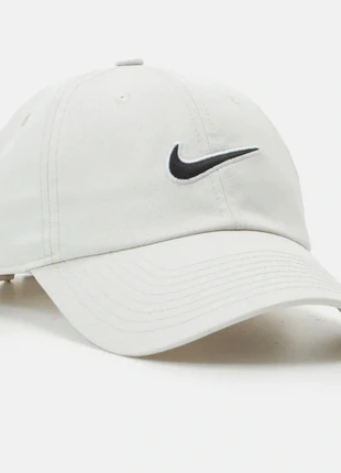 Cappello Nike Bianco Unisex – Look pulito, stile iconico, marke: Nike, zustand: Neu, mit Etikett, größe: L, 10,00 €, 11,20 € inklusive Vinted-Käuferschutz