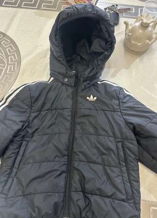 Giubbotto bambino adidas, marca: adidas, estado: Muito bom, tamanho: 4 anos / 104 cm, €20.00, €21.70 inclui Proteção do Comprador