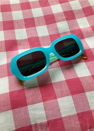 Óculos de sol azuis - Pull&Bear, marca: Pull & Bear, estado: Novo sem etiquetas, €9.00, €10.15 inclui Proteção do Comprador