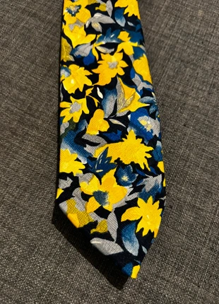 Cravate vintage bleu & jaune à fleurs – 100% polyester, très bon état, marque: indépendant, état: Très bon état, 10,00 €, 11,20 € Protection acheteurs incluse