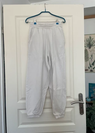 Jogging adidas blanc crème, brand: adidas, condizioni: Ottime, taglia: XS / IT 38 / EU 34, €7.00, €8.05 include la Protezione acquisti