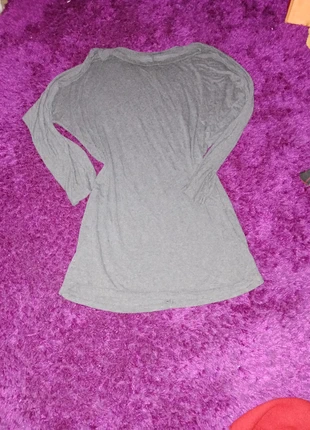 Graues Oberteil, staat: Goed, maat: M, € 6,00, € 7,00 inclusief Kopersbescherming