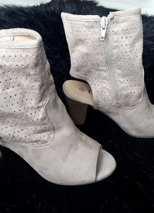 Chaussures daim crème bout ouvert Tissaia, marca: Tissaia, estado: Muy bueno, tamaño: 36, 3,00 €, 3,85 € Protección al comprador incluida