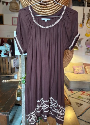 Tunique / robe marron chocolat brodé beige taille 40 Etam, marque: Etam, état: Très bon état, taille: L / 40 / 12, 5,00 €, 5,95 € Protection acheteurs incluse