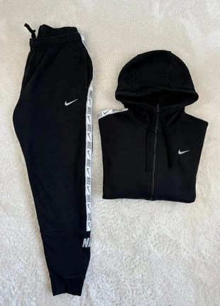 Ensemble survêtement jogging à capuche Nike - S - noir blanc, marque: Nike, état: Neuf sans étiquette, taille: S, 59,00 €, 62,65 € Protection acheteurs (Pro) incluse
