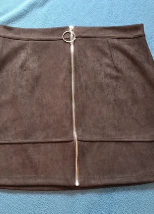 Mini jupe noir voir mesure ( taille L ) mais fait un 42, condizioni: Ottime, taglia: XL / IT 46 / EU 42, €1.50, €2.28 include la Protezione acquisti