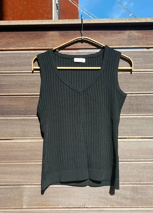 Black ribbed silk blend vest, brand: Vintage Dressing, condition: Very good, size: M / 10, £7.00, £8.05 includes Buyer Protection