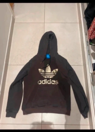 Sweet marron doré adidas taille M, merk: adidas, staat: Heel goed, maat: M, € 12,00, € 13,30 inclusief Kopersbescherming