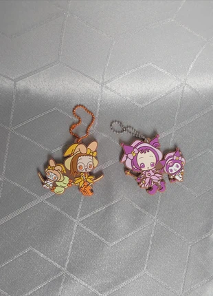 Lot de 2 keychains rares – Ojamajo Doremi x Sanrio (Loulou & Émilie avec Kuromi & My Melody), brand: Ojamajo, condition: Very good, €35.00, €37.45 includes Buyer Protection