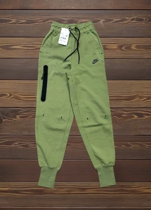 Nike Sweatpants NSW Tech Fleece Essential Green - Size 2XS, brand: Nike, condition: New with tags, size: XXS / UK 2, £40.00, £42.70 includes Buyer Protection