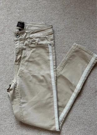 Jean beige détail sur les côté - taille mi haute, marca: SUD, estado: Muy bueno, tamaño: S / 36 / 8, 8,00 €, 9,10 € Protección al comprador incluida