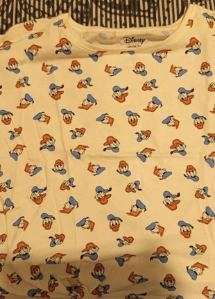 T-shirt croopped con nodino, brand: Primark, condizioni: Buone, taglia: XL / IT 46 / EU 42, €2.00, €2.80 include la Protezione acquisti