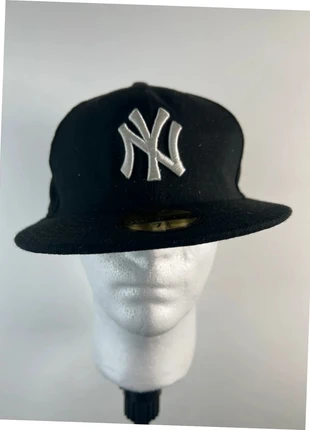 Casquette New York noir New Era 2010’s 100% laine logo brodé - 7 3/8, marque: New Era, état: Très bon état, taille: Taille unique, 24,00 €, 25,90 € Protection acheteurs incluse