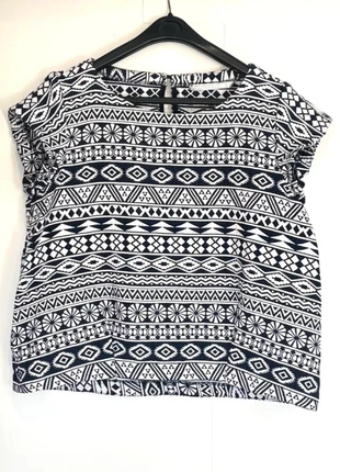 Zara top blouse bleu blanc motifs géométriques ethnique bohème chic taille L rentrée automne, merk: Zara, staat: Heel goed, maat: L / 40 / 12, € 7,00, € 8,05 inclusief Kopersbescherming