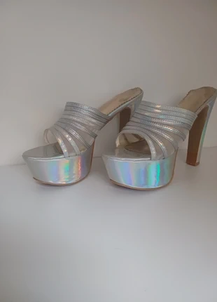 Mooie highheels, état: Très bon état, taille: 46, 50,00 €, 53,20 € Protection acheteurs incluse