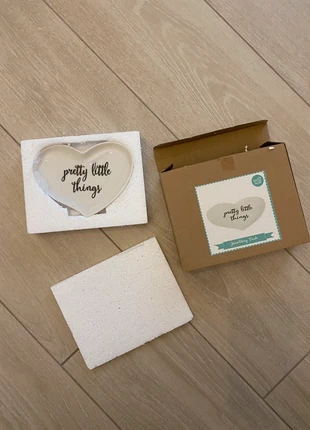 Piattino a forma di cuore, marca: Sass & Belle, estado: Novo com etiquetas, €10.00, €11.20 inclui Proteção do Comprador