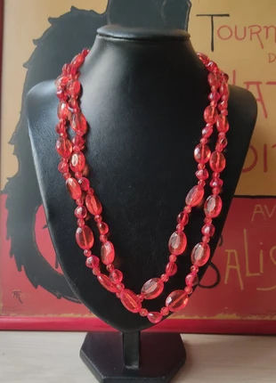 Collar de cuentas imitación cristal en rojo, marca: Vintage, estado: Bueno, 3,00 €, 3,85 € Protección al comprador incluida