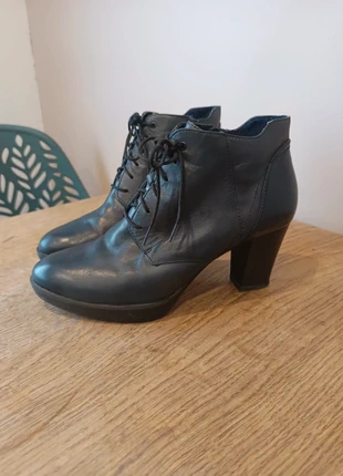 Bottines en cuir tamaris bleu marine chic et confort taille 38, marque: Tamaris, état: Très bon état, taille: 38, 12,00 €, 13,30 € Protection acheteurs incluse