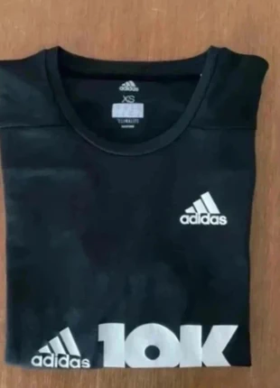 T-shirt noir Adidas XS Climalite 10K Paris Pigalle sport et streetwear, marca: adidas, estado: Muy bueno, tamaño: XS, 3,90 €, 4,80 € Protección al comprador incluida