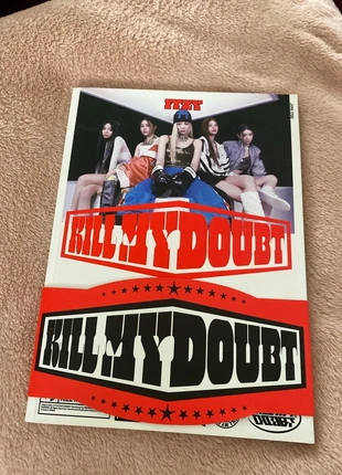 Album, K-pop du groupe ITZY, état: Très bon état, 8,50 €, 9,63 € Protection acheteurs incluse