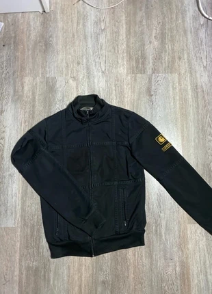 Veste carhartt taille xs trois petite tache, marca: Carhartt, estado: Bueno, tamaño: XS, 8,00 €, 9,10 € Protección al comprador incluida