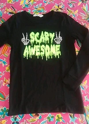 H&M Sweat squelette phosphorescent 8 / 10 ans, marke: H&M, zustand: Sehr gut, größe: 9 Jahre / 134, 8,00 €, 9,10 € inklusive Vinted-Käuferschutz