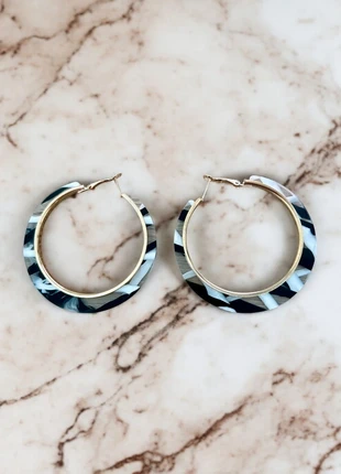 Boucles d’oreilles créoles dorées et noir et blanc marbré et transparent, brand: La Boutique, condition: Very good, €5.00, €5.95 includes Buyer Protection