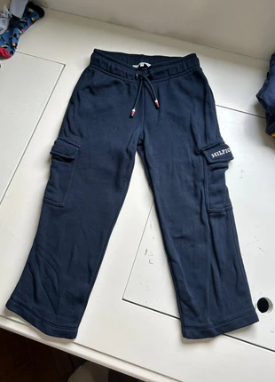 Wide leg sweatpants Tommy Hilfiger 104, marca: Tommy Hilfiger, estado: Muito bom, tamanho: 4 anos / 104 cm, €12.50, €13.83 inclui Proteção do Comprador