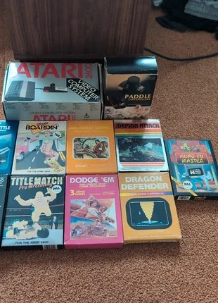Atari 2600 console, paddle controllers and 9 games, brand: Atari, condizioni: Ottime, €250.00, €263.20 include la Protezione acquisti