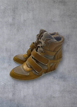 vintage 2010 Neutral cool tone leather beige wedges, marke: ASH, zustand: Sehr gut, größe: 37, 42,00 €, 44,80 € inklusive Vinted-Käuferschutz