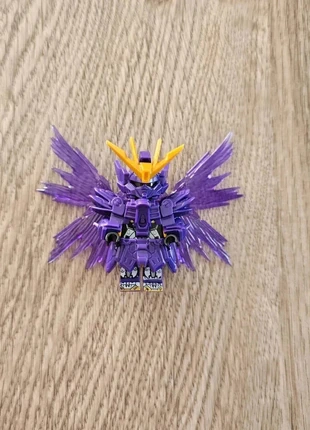 Minifigurine Mecha / Robot ailé violet (compatible Lego), staat: Heel goed, maat: Universeel, € 3,90, € 4,80 inclusief Kopersbescherming Pro