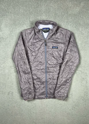 Doudoune fine Patagonia grise XS femme coupe outdoor chaude logo brodé, marke: Patagonia, zustand: Sehr gut, größe: XS / 34 / 6, 40,90 €, 43,65 € inklusive Vinted-Käuferschutz