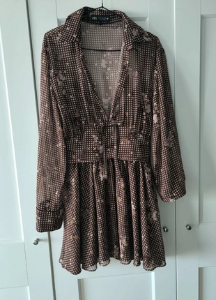 Zara jurk geruit bloemen bruin maat M, merk: Zara, staat: Nieuw zonder prijskaartje, maat: M / 38 / 10, € 7,00, € 8,05 inclusief Kopersbescherming