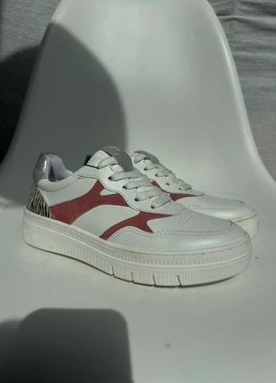Tamaris lederen sneakers wit combo maat 37, marque: Tamaris, état: Neuf sans étiquette, taille: 37, 35,00 €, 37,45 € Protection acheteurs (Pro) incluse