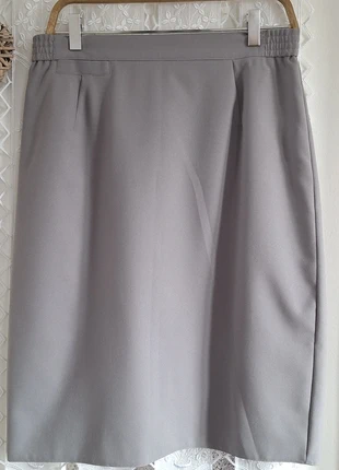 Jupe mi longue gris clair, brand: M&S Mode, condizioni: Nuovo senza cartellino, taglia: XL / IT 46 / EU 42, €12.00, €13.30 include la Protezione acquisti