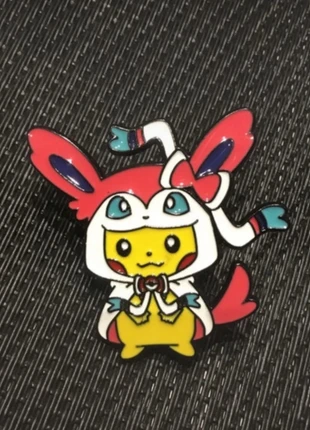 Pin’s Pikachu poncho Nymphali sylveon Pokémon broche en très bon état, brand: Pokémon, condition: Very good, €3.00, €3.85 includes Buyer Protection Pro