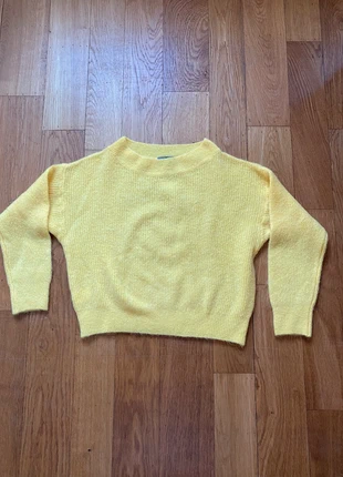 Korte gele wijde gebreide pull . Black Rose, merk: Black Rose, staat: Goed, maat: Universele maat, € 8,00, € 9,10 inclusief Kopersbescherming