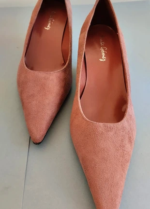 Zapatos de ante rosa palo | Punta afilada y cuña alta forrada | Talla 36, marca: Marta Gómez, estado: Muy bueno, tamaño: 36, 16,00 €, 17,50 € Protección al comprador incluida