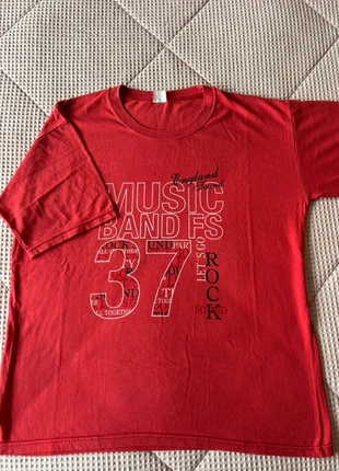 Red Graphic T-Shirt, “Music Band FS 37” Print, Size L, marca: Vintage Dressing, estado: Novo sem etiquetas, tamanho: L, €12.99, €14.34 inclui Proteção do Comprador