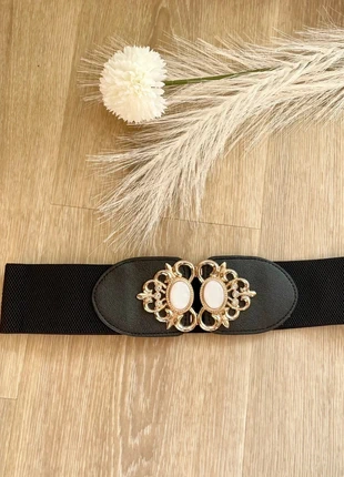 🖤 Ceinture noire neuve avec boucle dorée ornée de pierres blanches, état: Neuf sans étiquette, taille: Ajustable, 13,90 €, 15,30 € Protection acheteurs incluse